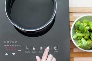 Energy efficient induction cooktop